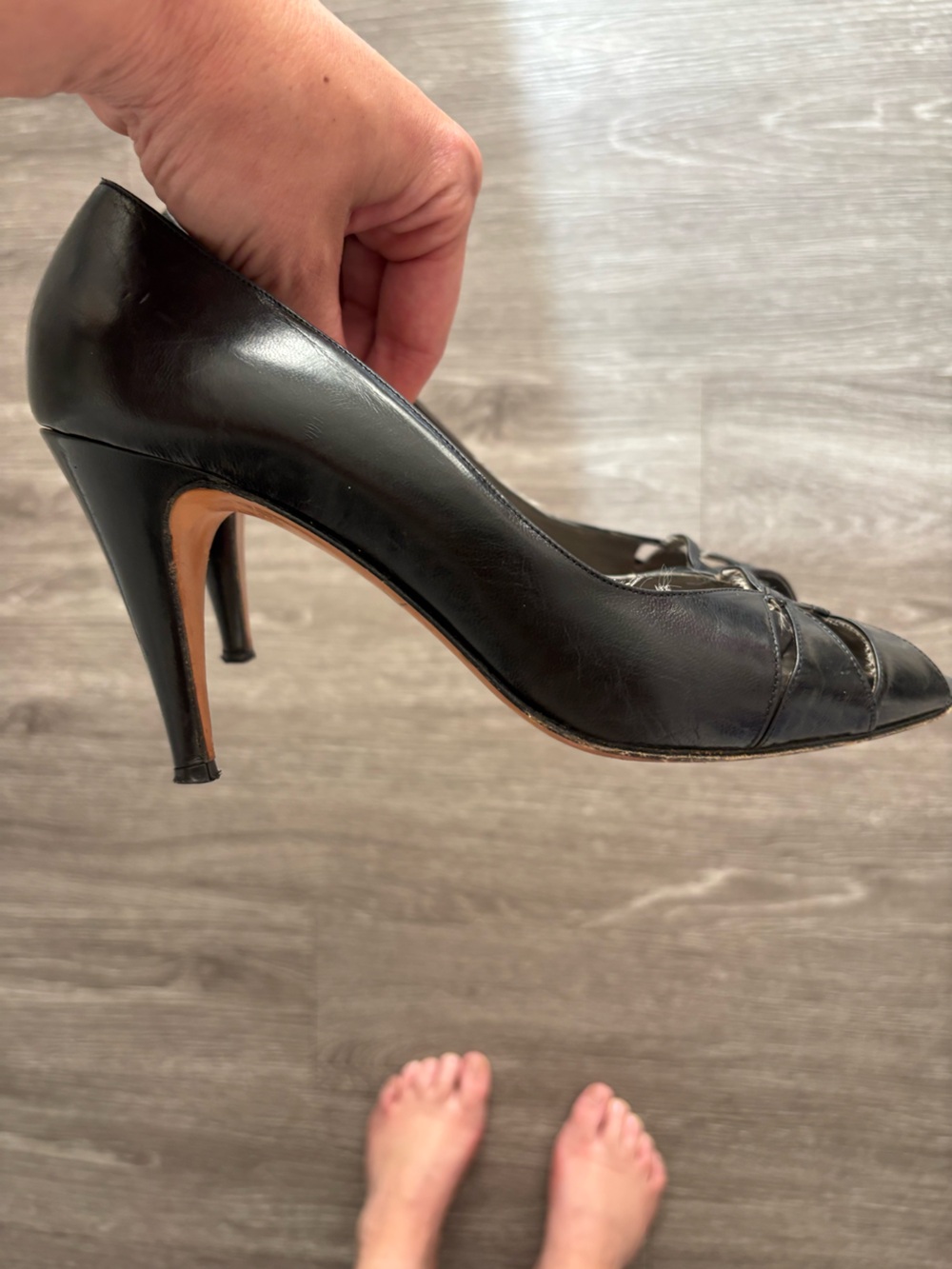 🧑🏾‍🩰🇮🇹Garolini vintage Made in Italy Black Leather Peep-Toe Heels